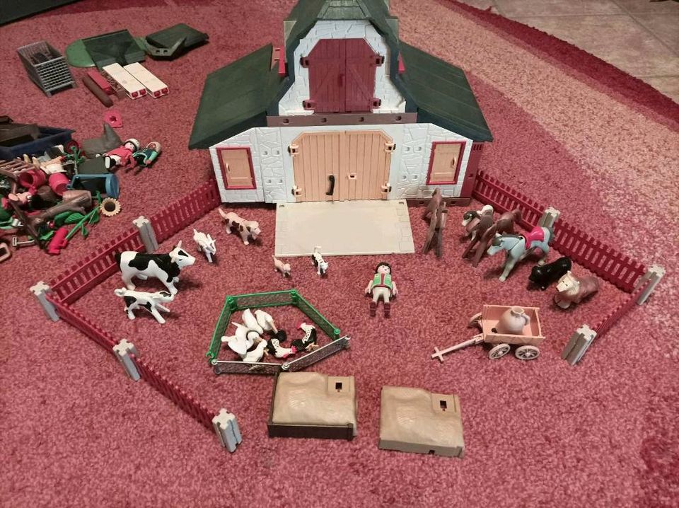 Playmobil Bauernhof mit viel Zubehör in Steinbergkirche