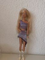 Barbie mit Kleidung Nordrhein-Westfalen - Willich Vorschau