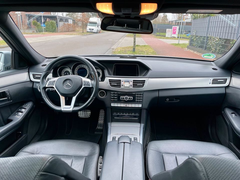 Mercedes E350 CDI 4-Matic AMG Paket Vollausstattung TÜV Neu in Hamburg