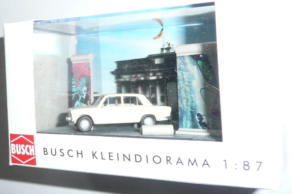 Busch 7647: Kleindiorama "Mauerfall 1989" mit Lada, 1:87 in Neuendettelsau