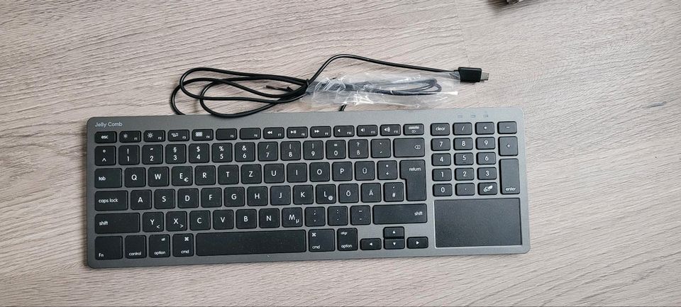 Jellycomb PC-Tastatur mit Touchpad in Chemnitz