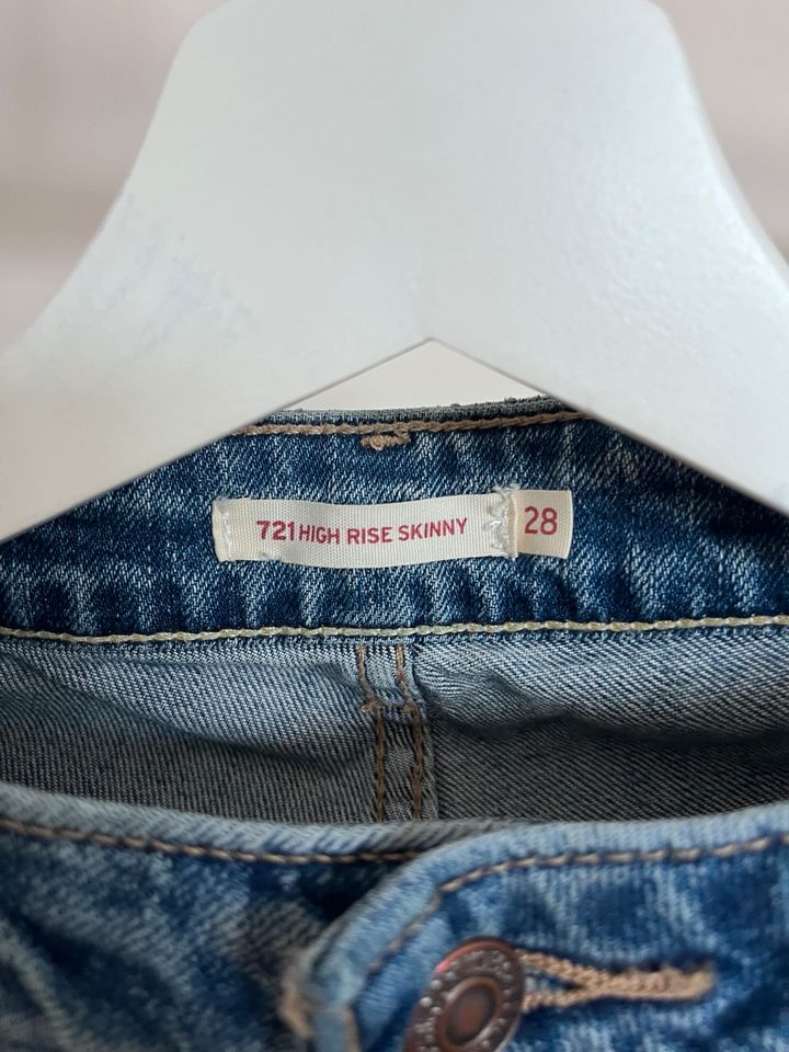 LEVI’S 721 High Rise Skinny Jeans W28 L32 in München