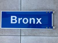 großes Metallschild Straßenschild Bronx Baden-Württemberg - Hausach Vorschau