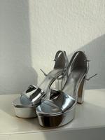 Silber high heels guess Sandalen neu 37 Pumps München - Schwabing-West Vorschau