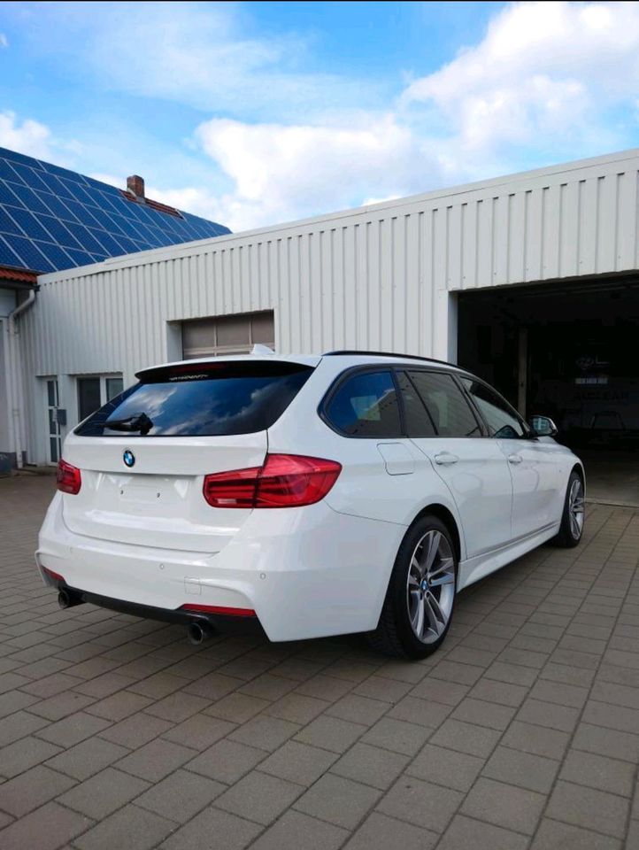 BMW 340i xDrive Touring M-Sport Head-Up Panoramadach HarmanKardon in Drognitz