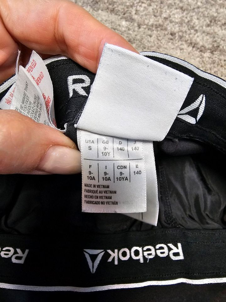 Badehose/ Badeshort von Reebok Größe 140 in Nandlstadt