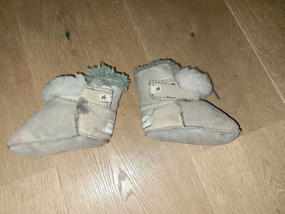 Lammfellschuhe Baby 6-18 Monate in Haldenwang i. Allgäu