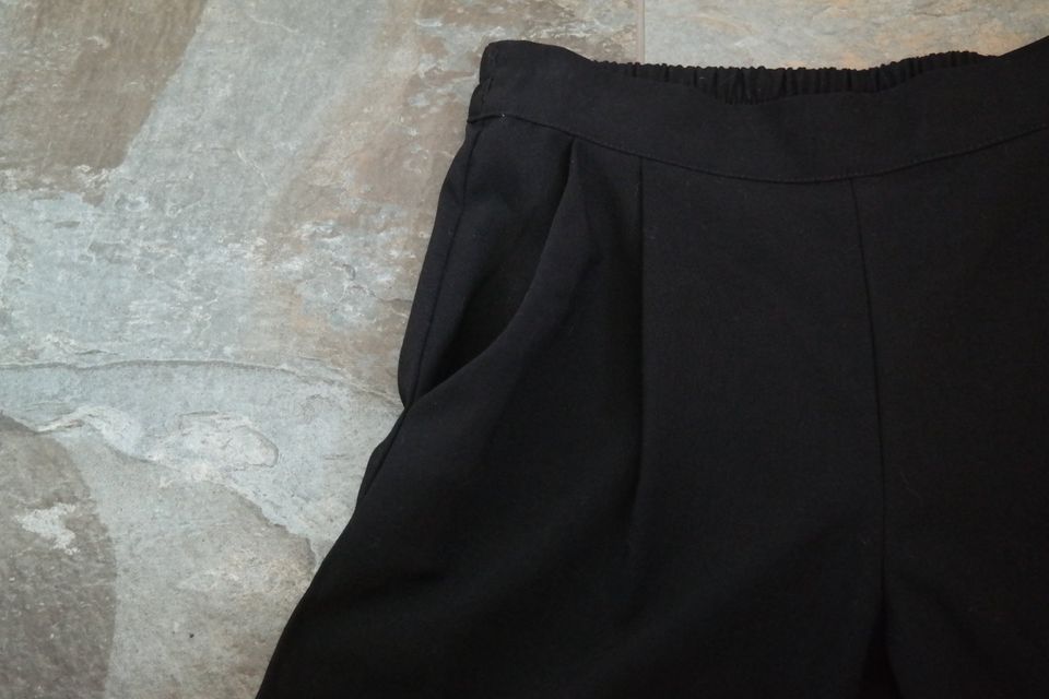 modische 3/4 Hose Culotte Gr. 34 von Only in Reischach