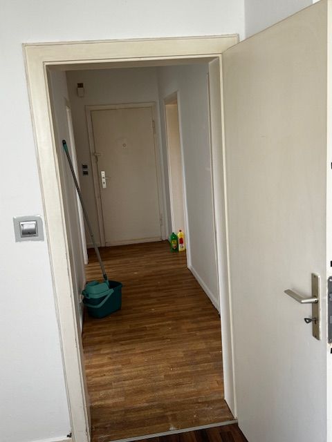 Anfragestopp 3-Zimmer Wohnung mit Balkon in Mitte zu Mai frei - wird derzeit renoviert! in Bielefeld