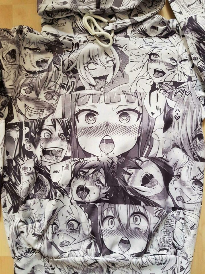 Anime Hoodie Größe M in Burgstädt