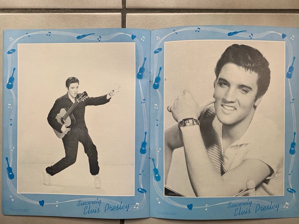Elvis Presley Photo Folio mit 10 s/w Bilder Original 1957 in Haiger