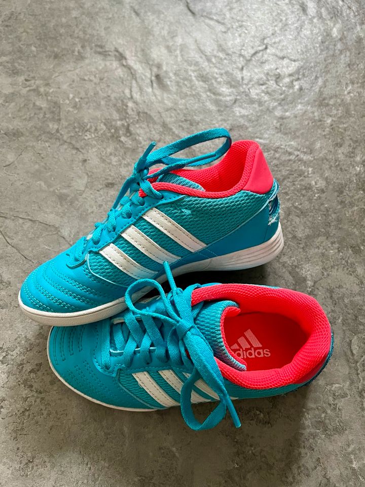 ADIDAS, Turnschuhe, Hallenschuhe, Fußballschuhe in Lenting