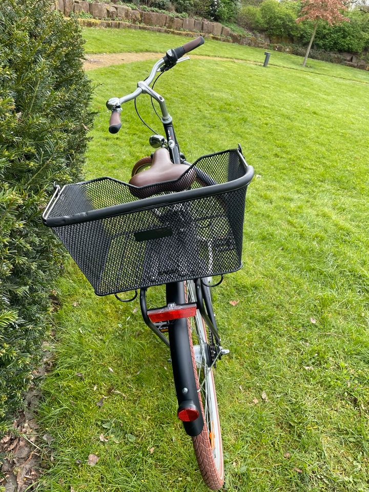 Pegasus Fahrrad inkl Korb 28 Zoll in Kassel
