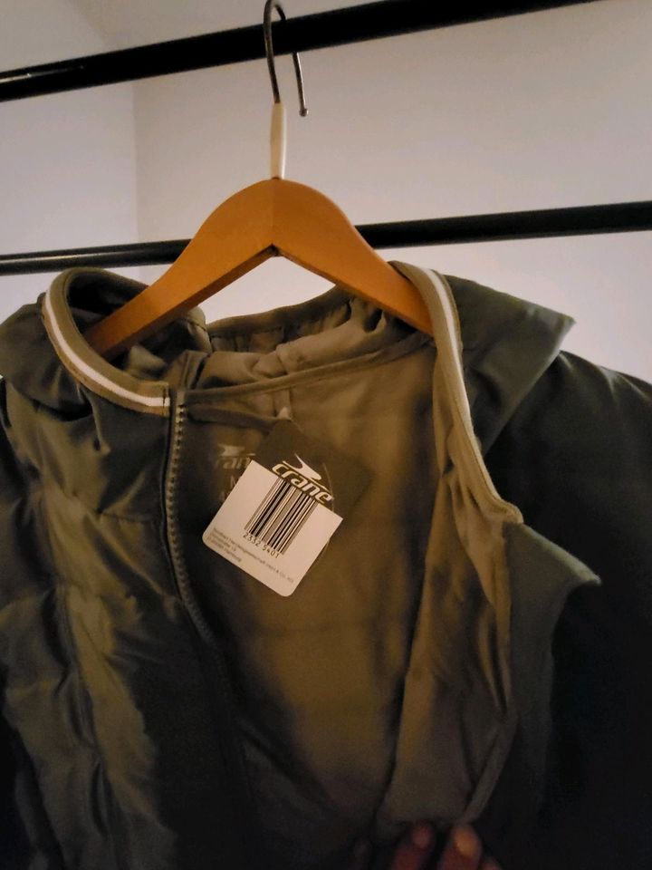 Leichte Daunenjacke,  Größe 40/42, neu, grün olive, neu in Grefrath