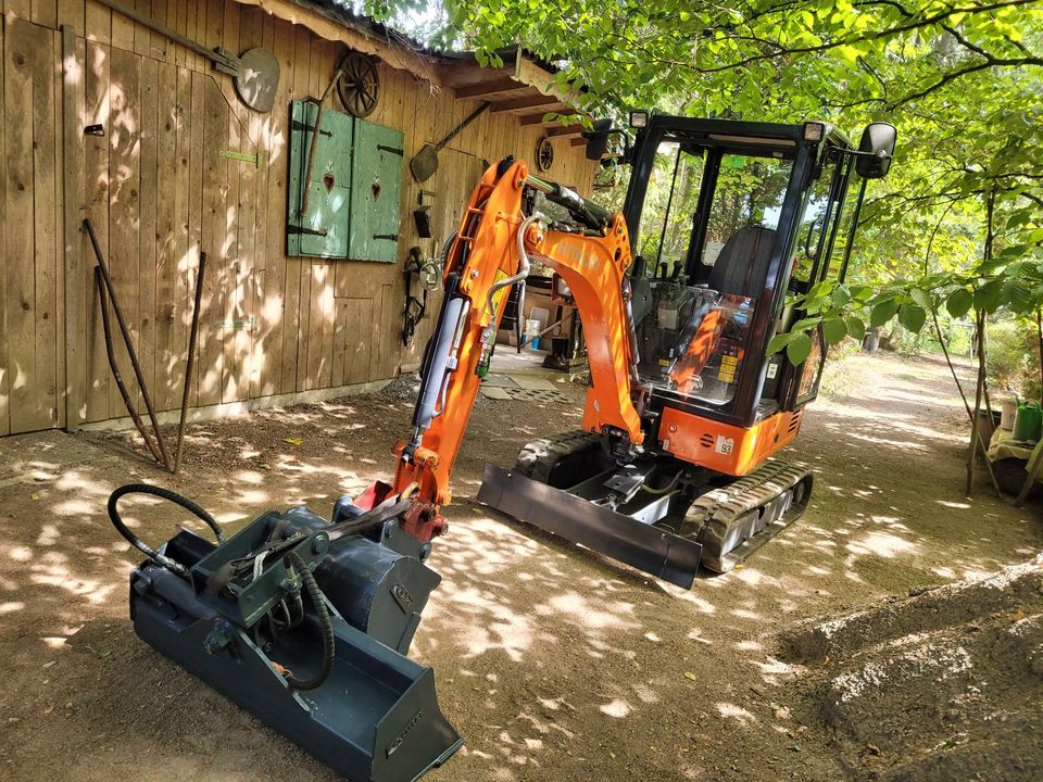 Minnibagger Hitachi ZX19-5 in Neukirchen-Balbini