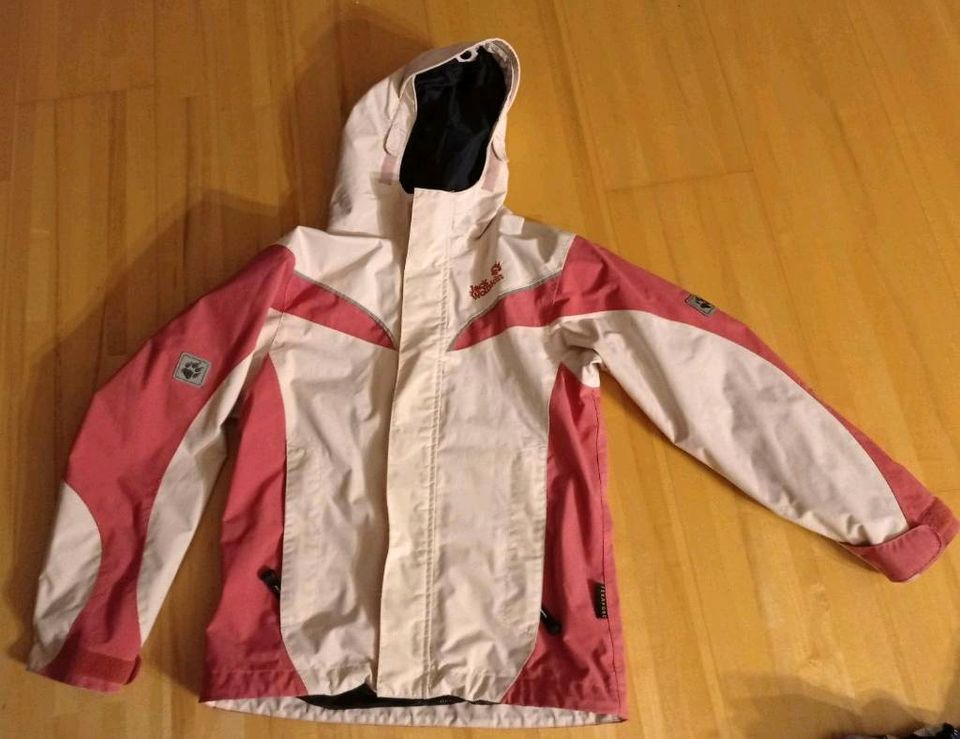 Jack Wolfskin Regenjacke Übergangsjacke 140 in rosa Reflektoren in Grafenwöhr