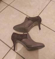 Lloyd Damen Absatz Schuhe braun neu 39 1/2 Pfennigabsatz Niedersachsen - Oldendorf (Landkreis Stade) Vorschau