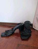 Sandalen/Pumps schwarz Größe 39 Hessen - Haina Vorschau
