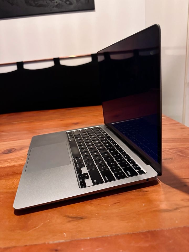 MacBook Air Retina, 13‘‘, 2020 kaum gebraucht, keine Kratzer in München