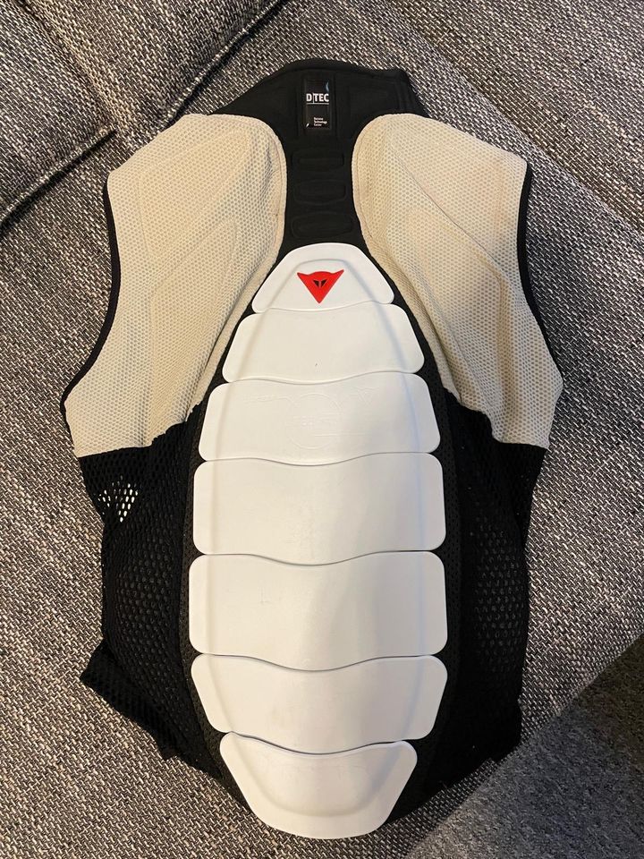 Dainese D-TEC Protektorenweste in Zossen-Neuhof