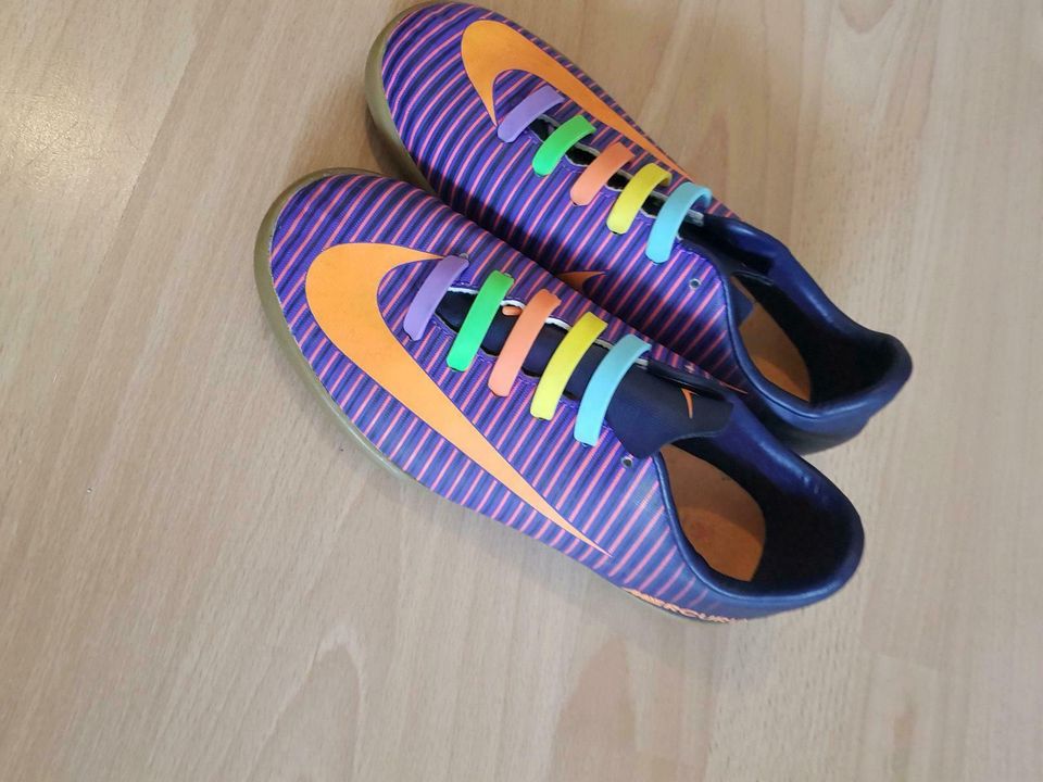 Nike Mercurial gr.33,5 lila bunt in Darmstadt