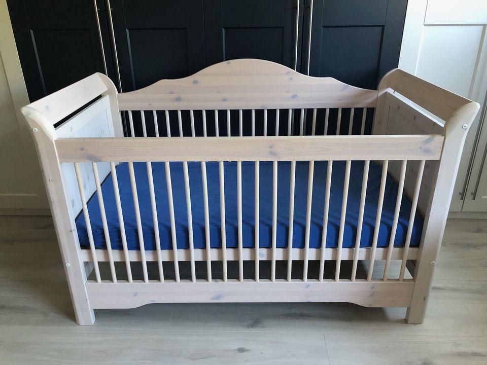 Kinderbett / Babybett Lotta auf 3 Stufen verstellbar in Duisburg