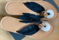Tommy Hilfiger Flipflops, Gr: 42, blau, neu, ungetragen Niedersachsen - Bippen Vorschau