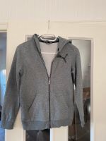 Puma Hoodie Strickjacke Sportjacke grau Gr. 152 Schleswig-Holstein - Reinfeld Vorschau