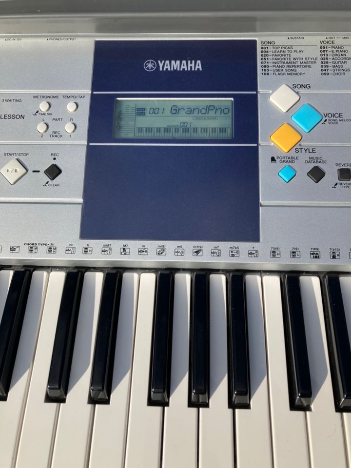 Keyboard Yamaha PSR-E323 in Hamburg