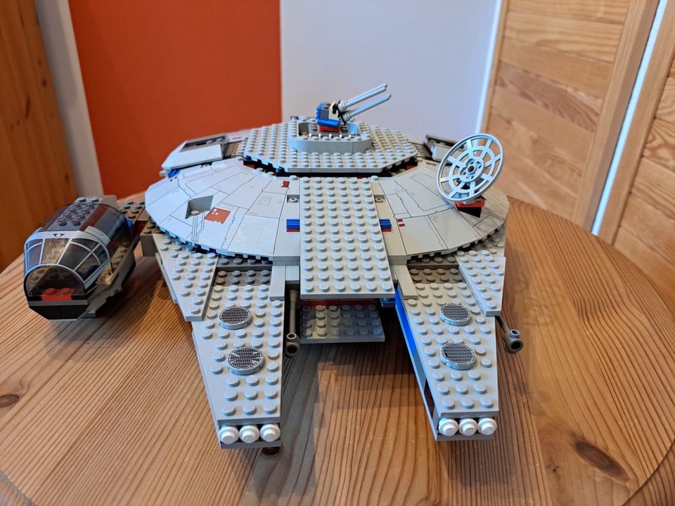 Lego Star Wars Millennium Falcon 7190 in Bergkamen