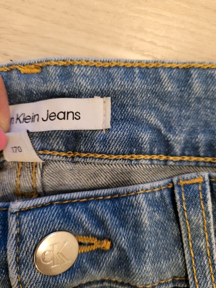 Calvin Klein Jungenjeans GR 170 in Solingen