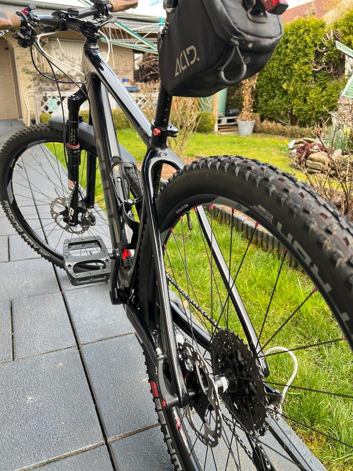 Cube Elite C68 Race Teamline MTB Carbon 29 Shimano XTR Unikat in Bad Gandersheim