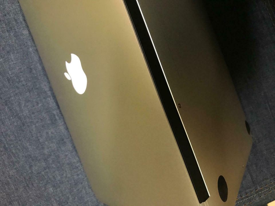 Apple MacBook Air 11 Zoll, Mac Book mit i5 Prozessor in Dresden