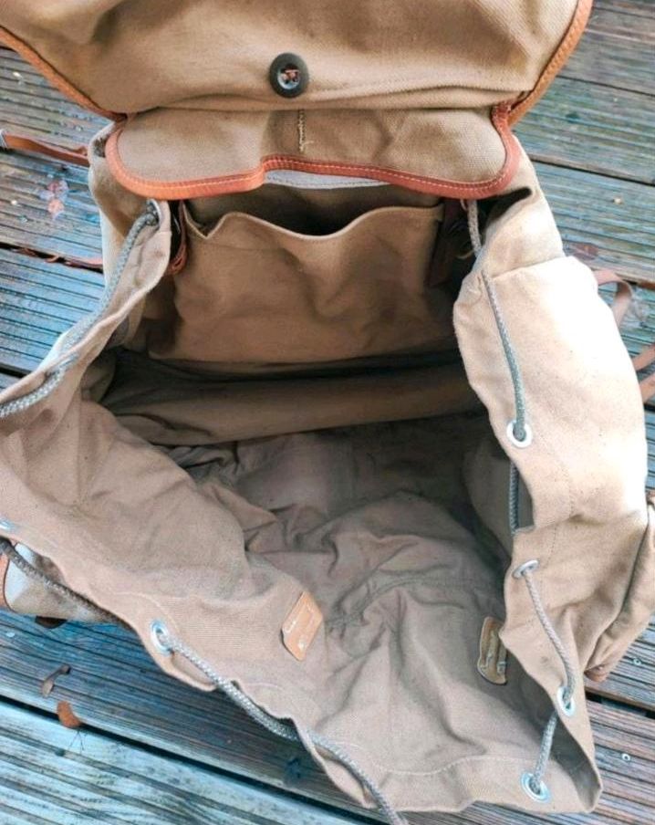 Armeerucksack in Bautzen