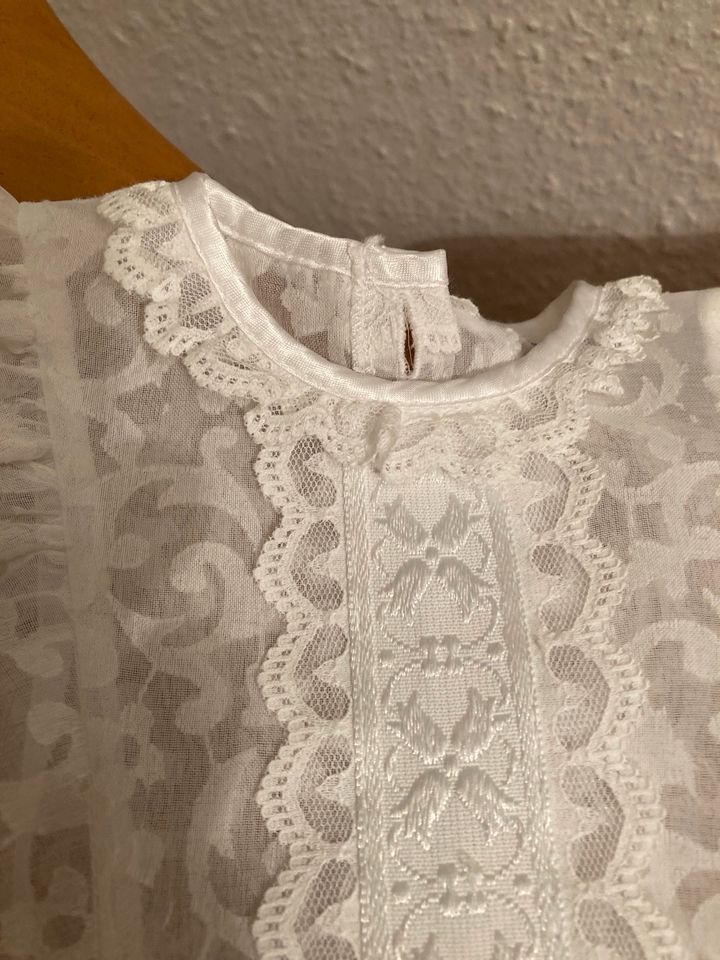 Baby -Taufkleid mit Mützchen in Konstanz