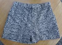 schöne kurze Hose, Hose, Short, Fa. Mexx, Gr. 34 / 36, Neuwertig Bayern - Zorneding Vorschau