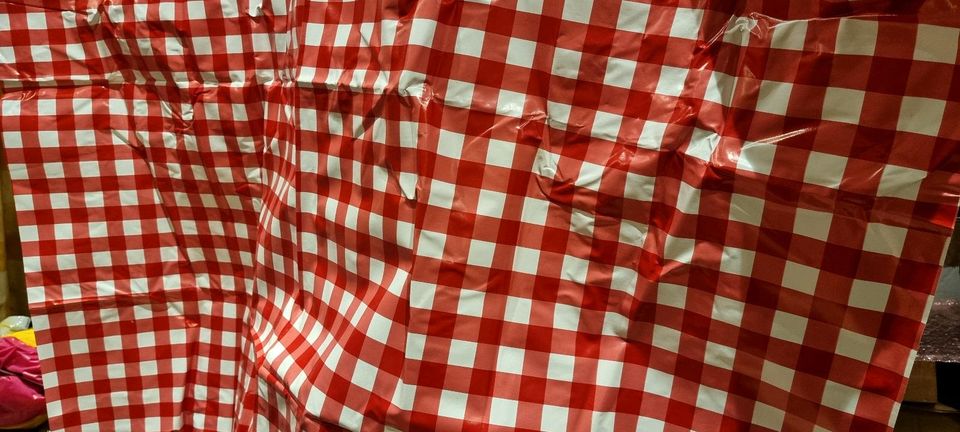 Wachs Tischdecken lack Rot Weiß bayrisch Kariert 1 mal  Gebraucht in Bochum