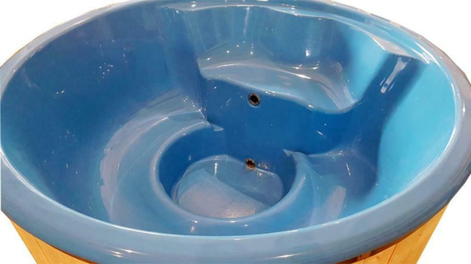 GFK  Badefass 200cm NEU  HotTub blau Badezuber Zuber in Hüllhorst