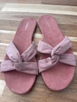 H&M Slip Sandalen rosa pink Leder 40 Flip Flops Schleife Damen Nordrhein-Westfalen - Dinslaken Vorschau