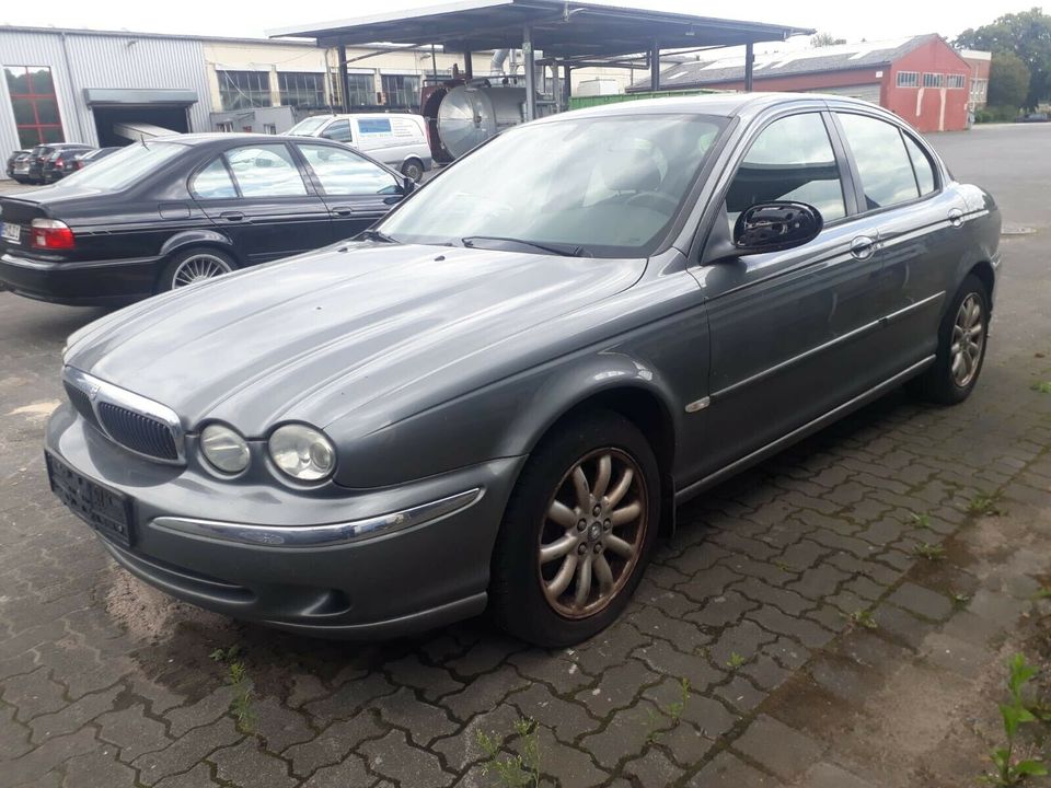 Jaguar X-Type Ersatzteile Gebrauchtteile Schlachtfest Auto teile in Köln