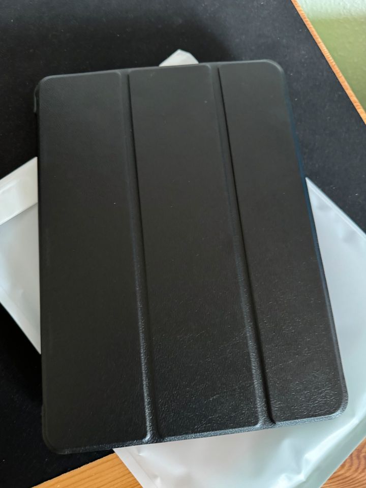 iMoshion Trifold Klapphülle iPad Pro 11 NEU Schwarz in Wetzlar