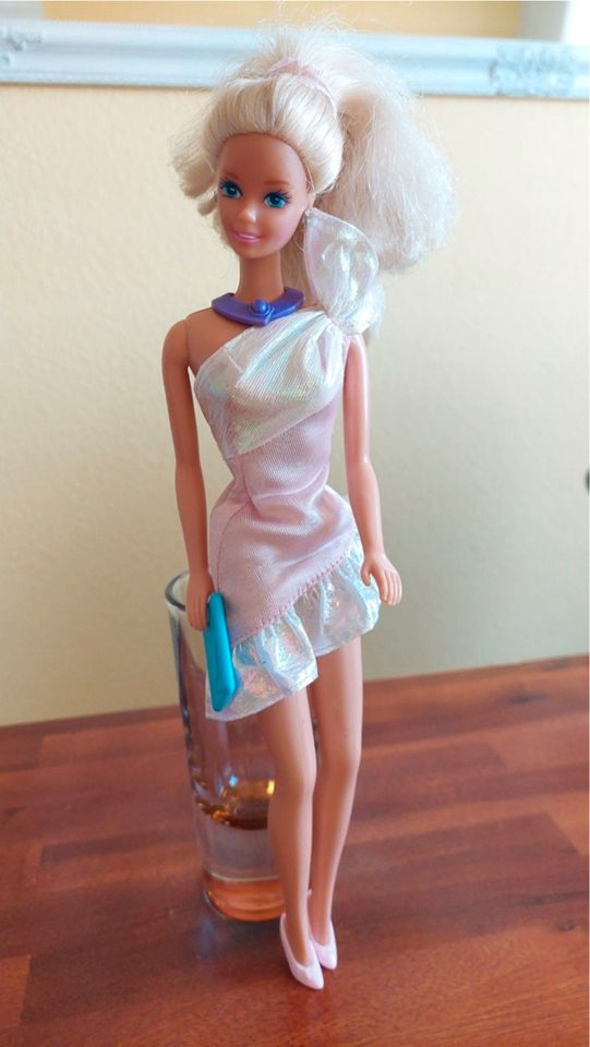 Barbie Foam 'n Color Friendship Kleid 90er Vintage in Stockelsdorf