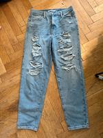 Levi‘s High waisted mom mit Rissen W 30/L 29 Berlin - Spandau Vorschau