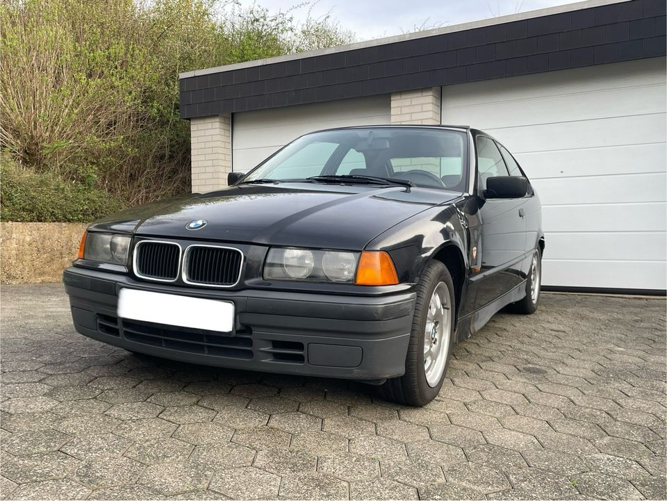 BMW E36 316i Compact in Liebenau