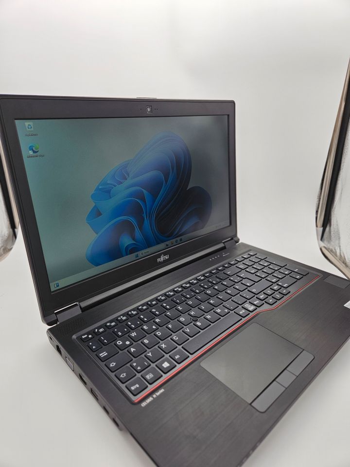 ✅Fujitsu Celsius H780 | 32 GB | 512 SSD | i7-8750H | Quadro P600 | FHD | Gaming | CAD | Notebook Laptop✅ in Iserlohn