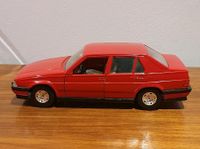 Bburago Alfa Romeo 75 rot 1/24 Bonn - Endenich Vorschau