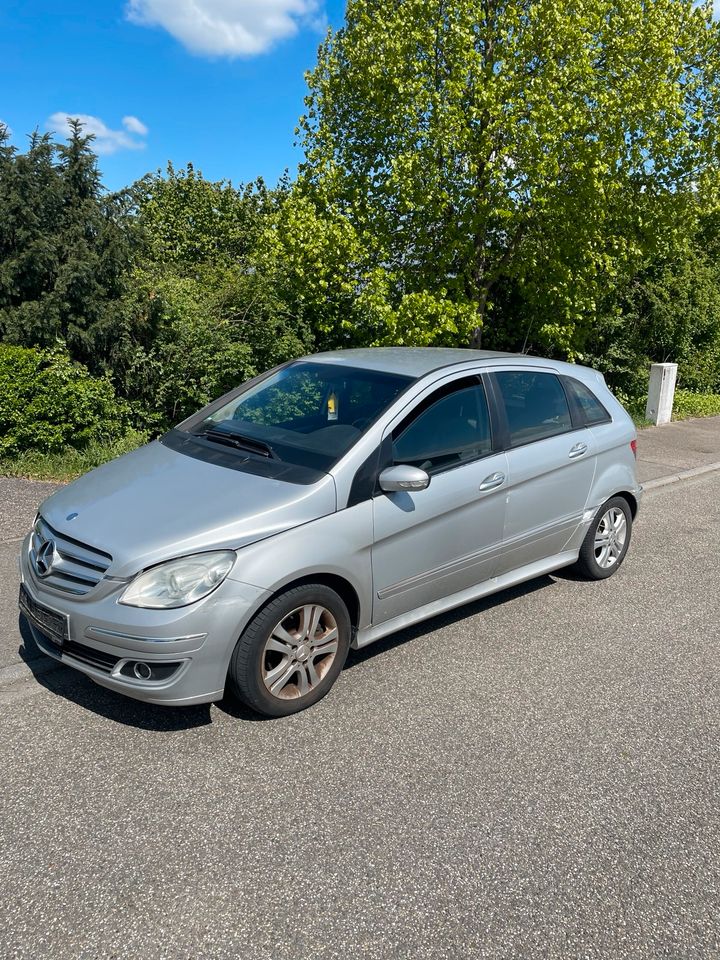 Mercedes benz b 200 (Sportpaket) in Bietigheim-Bissingen