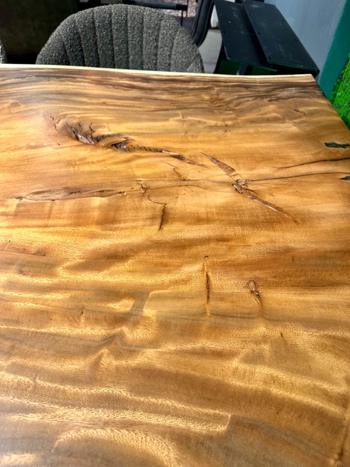 Mammut Baumstamm Esstisch 300 cm Suar Massiv Holz Baumkante Tisch Vollmassiv 8 CM Holztisch Stamm mit Spider Gestell schwarz lackiert Wildeiche Eiche Küchentisch NEU in Schwalmtal