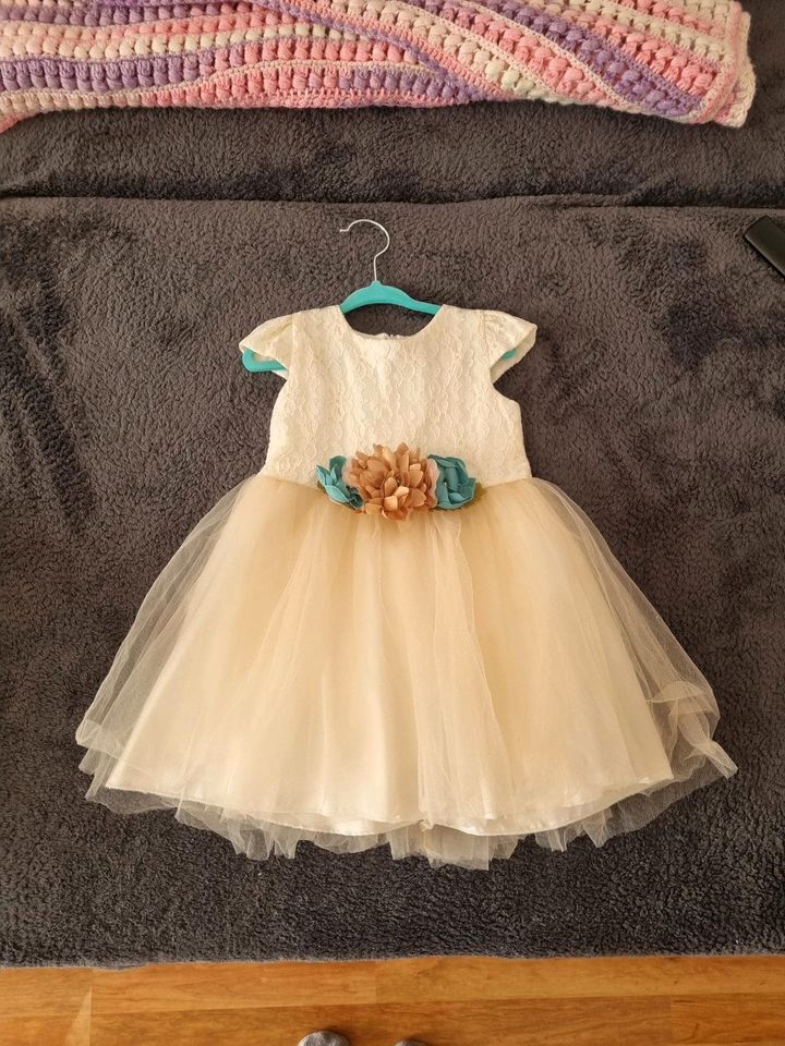 Kleid  für kleine Prinzessin. Gr. 92 in Seevetal