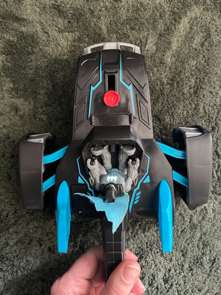 Fisher Price Batman Auto Figur Spielzeug Batmobil Marvel in Frensdorf